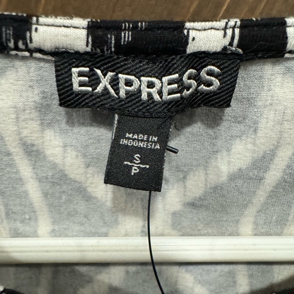 Express crop top - Picture 2 of 4